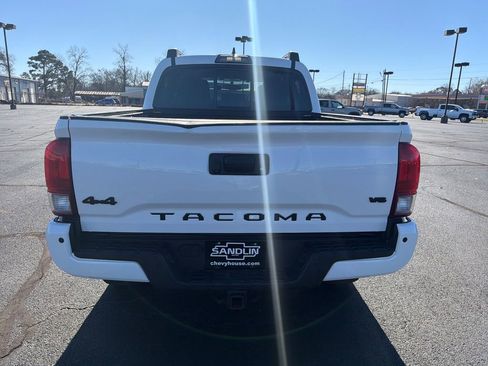 Used 2016 Toyota Tacoma SR5 image 8