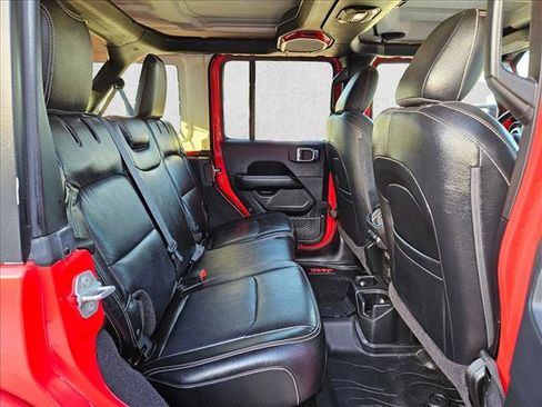 Used 2018 Jeep Wrangler Unlimited Sahara image 20