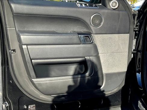Used 2019 Land Rover Range Rover Sport HSE image 21