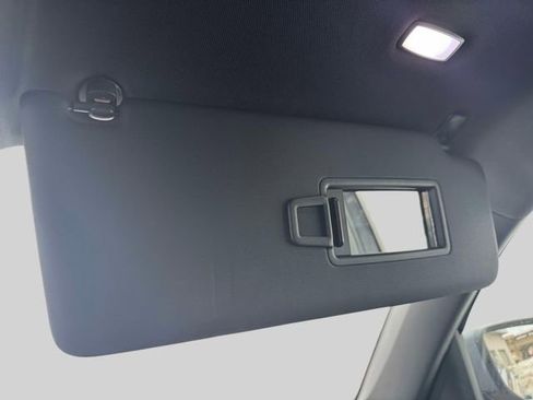 Used 2020 Volkswagen Atlas Cross Sport SE w/ Panoramic Sunroof Package image 39