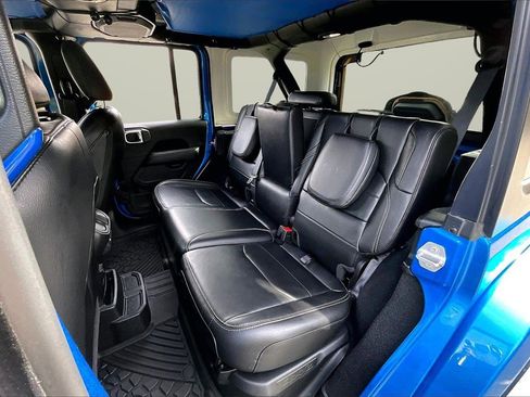 Used 2022 Jeep Wrangler Unlimited Sahara image 21