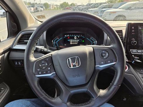 Used 2023 Honda Odyssey EX-L image 3