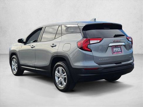 Used 2024 GMC Terrain SLE image 8