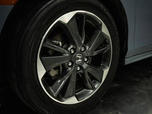 Used 2023 Honda Odyssey Elite image 3