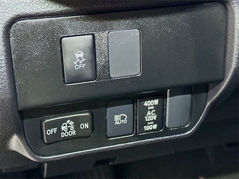 Used 2022 Toyota Tacoma TRD Off-Road image 10