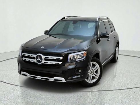 Used 2023 Mercedes-Benz GLB 250 image 2