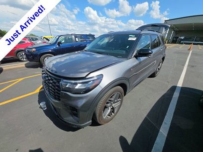 Used 2025 Ford Explorer ST-Line w/ ST-Line Street Pack