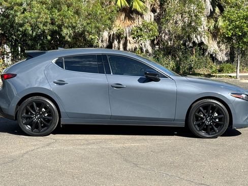 Used 2021 MAZDA MAZDA3 Hatchback w/Premium Plus Pkg image 2