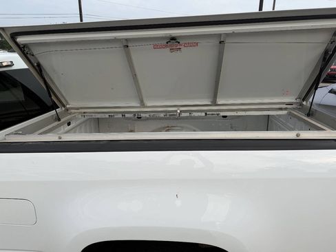 Used 2020 Chevrolet Colorado LT w/ Safety Package RWD image 11