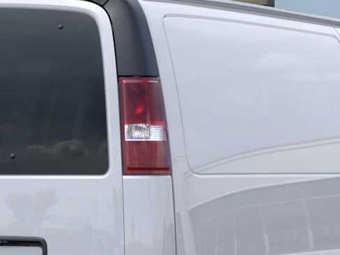 New 2026 GMC Savana 3500 Extended RWD image 11