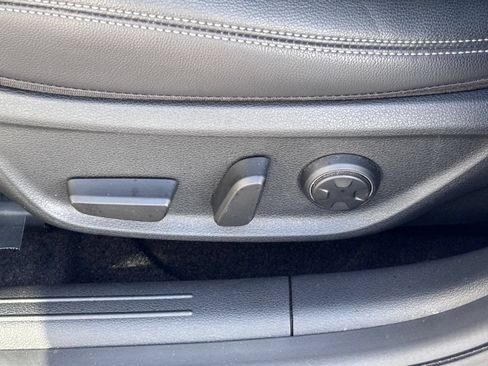 Used 2026 Genesis G70 2.5T RWD image 19