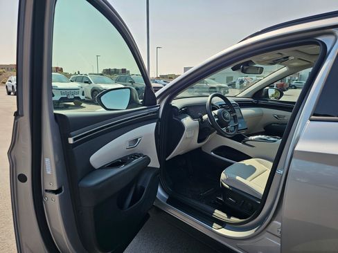 Used 2024 Hyundai Tucson Limited AWD/4WD image 18