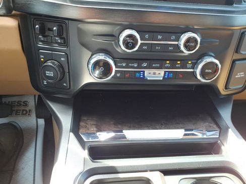 Used 2023 Ford F250 Lariat w/ Sport Appearance Package image 14