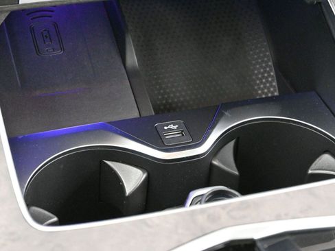 Used 2024 BMW X7 xDrive40i w/ M Sport Package image 32