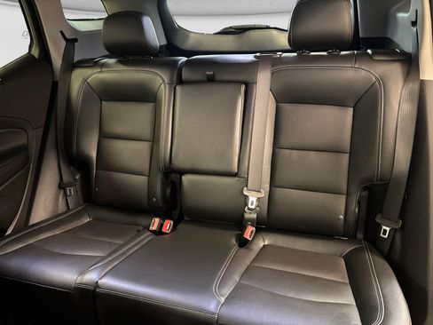 Used 2023 GMC Terrain SLT AWD/4WD image 16