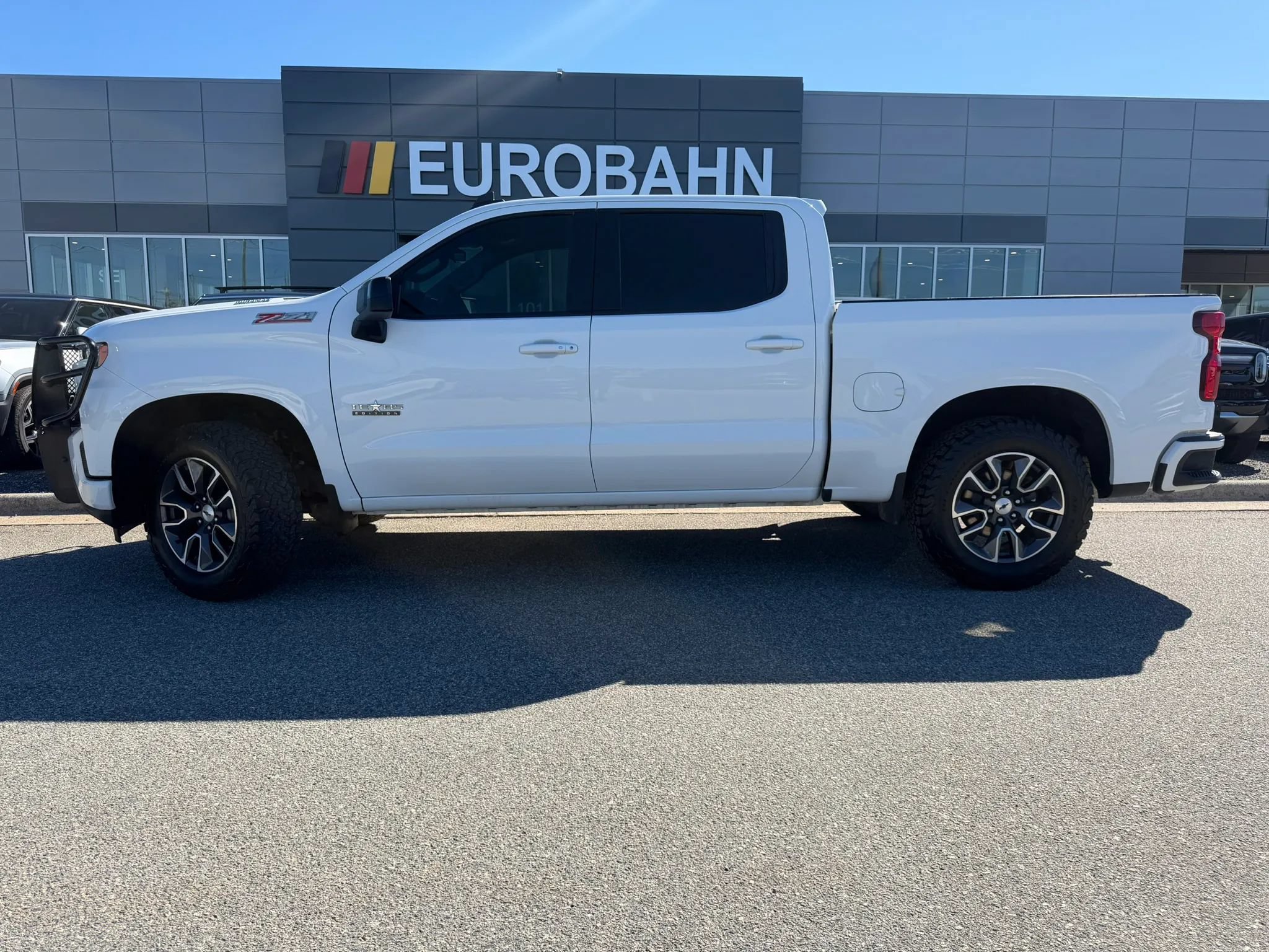 Used 2021 Chevrolet Silverado 1500 RST AWD/4WD image 2