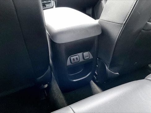 Used 2016 Chevrolet Colorado Z71 AWD/4WD image 35