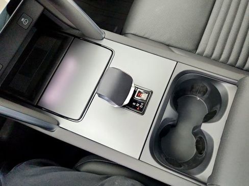 Used 2025 Land Rover Discovery Sport S image 24