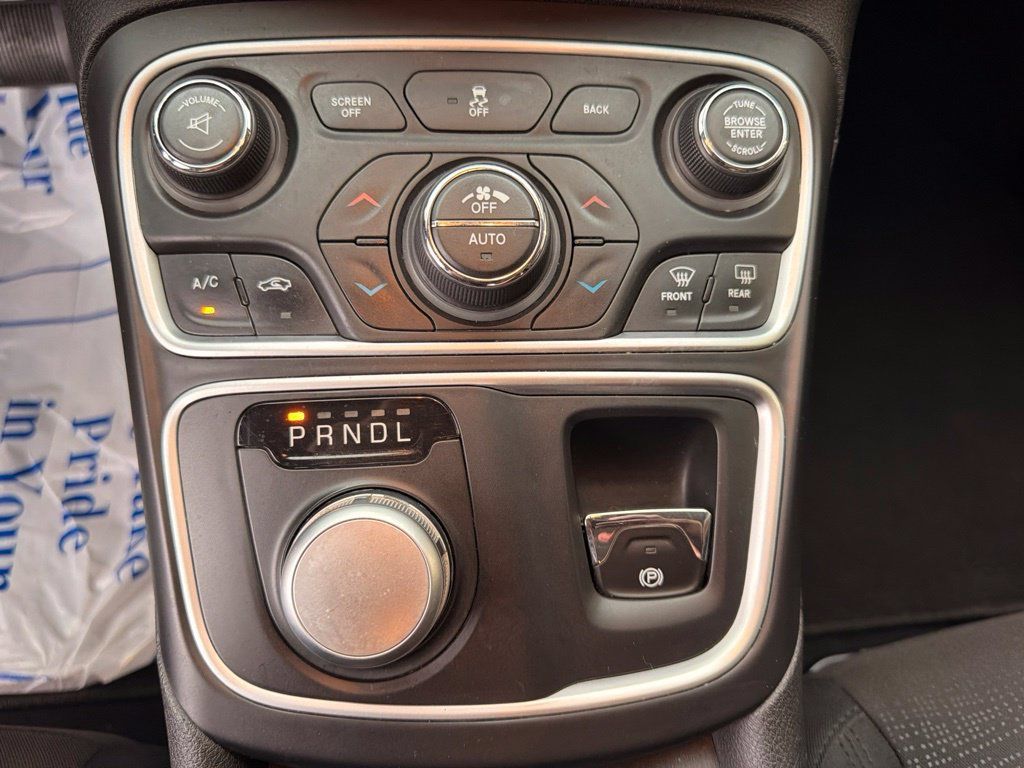 Used 2015 Chrysler 200 Limited w/ Convenience Group FWD image 24