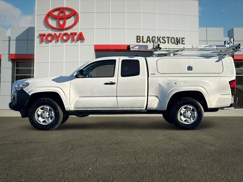 Used 2020 Toyota Tacoma SR image 6