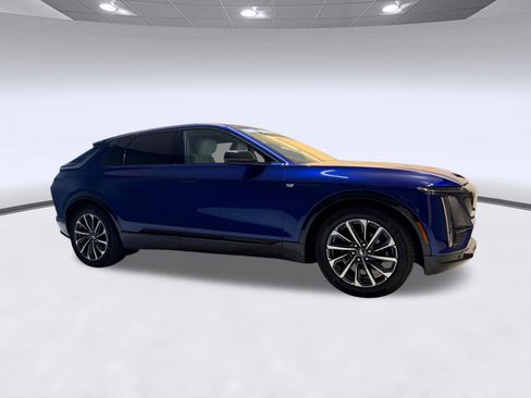 Certified 2024 Cadillac Lyriq Sport RWD image 7