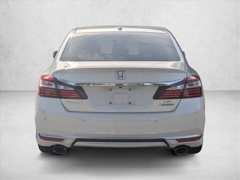 Used 2017 Honda Accord Touring image 6
