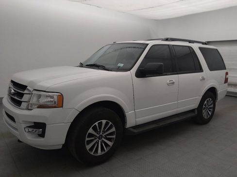 Used 2017 Ford Expedition XLT AWD/4WD image 2