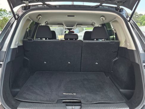 Used 2023 Nissan Rogue SV FWD image 29