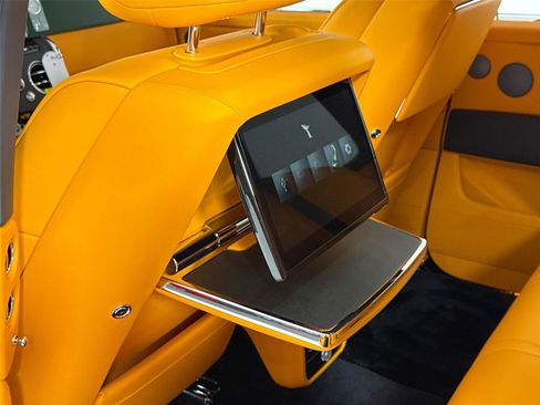 Used 2026 Rolls-Royce Cullinan image 30