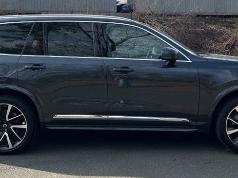 Used 2022 Volvo XC90 T8 Inscription Expression w/ Climate Package image 9