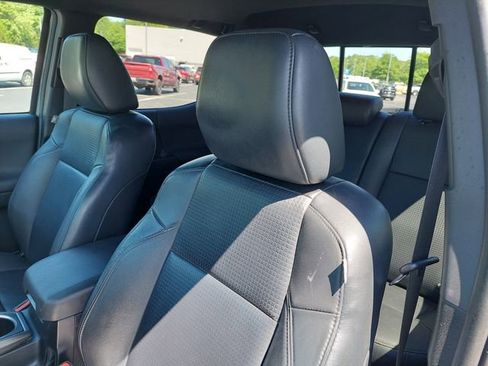 Used 2023 Toyota Tacoma TRD Off-Road w/ TRD Premium Off Road Package AWD/4WD image 19