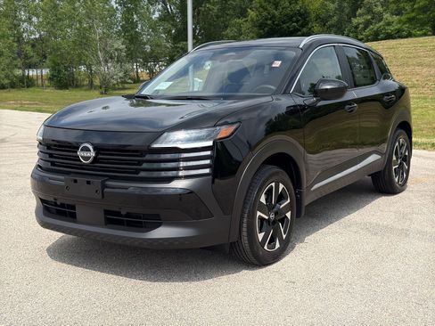 New 2026 Nissan Kicks SV w/ SV Premium Package AWD/4WD image 2