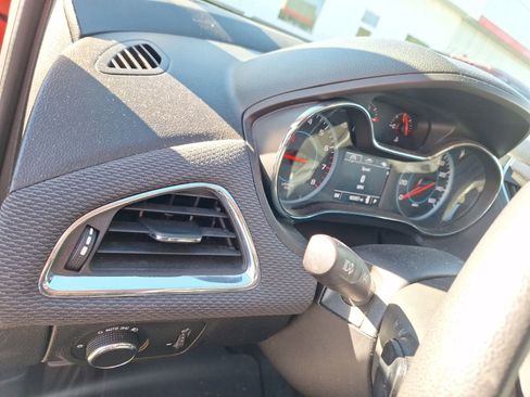 Used 2017 Chevrolet Cruze LT w/ Convenience Package image 18