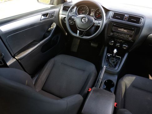 Used 2015 Volkswagen Jetta SE image 19