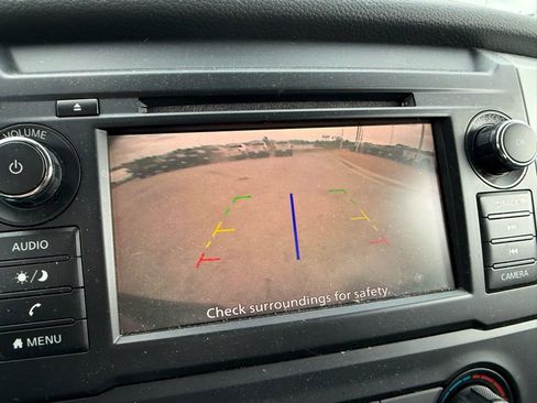 Used 2019 Nissan Titan SV image 21