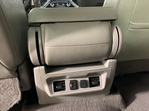 Used 2019 GMC Sierra 1500 SLT image 32