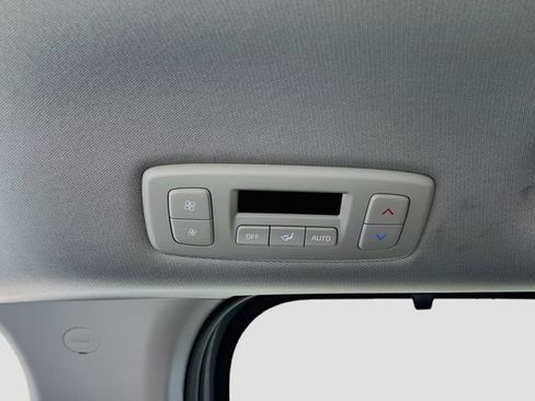 New 2026 Kia Carnival EX FWD image 26