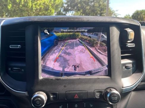 Used 2019 RAM 1500 Big Horn AWD/4WD image 10