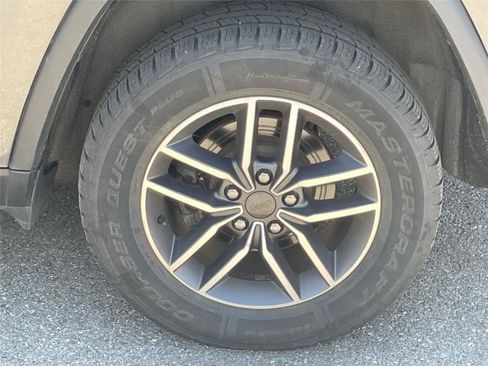 Used 2020 Jeep Grand Cherokee Limited AWD/4WD image 11