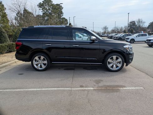 Certified 2024 Ford Expedition Platinum image 3