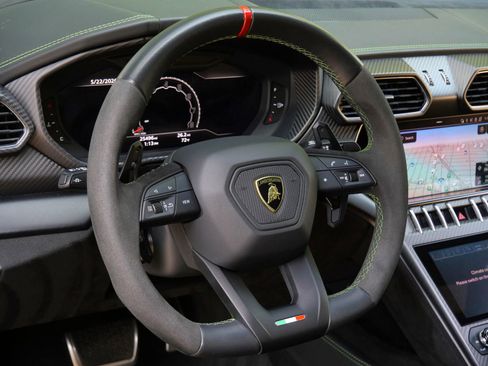 Used 2023 Lamborghini Urus Performante AWD/4WD image 27