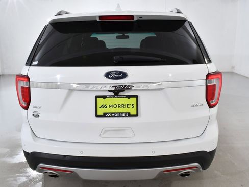 Used 2017 Ford Explorer XLT w/ Equipment Group 202A image 13