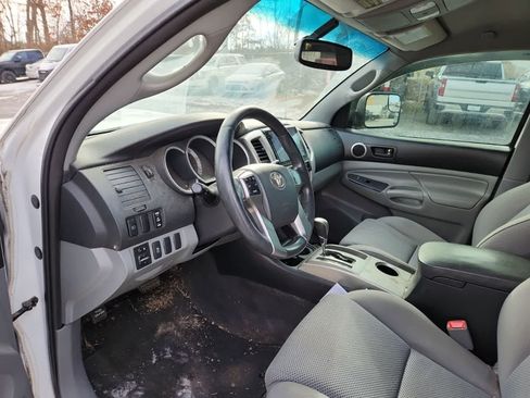 Used 2012 Toyota Tacoma PreRunner image 13