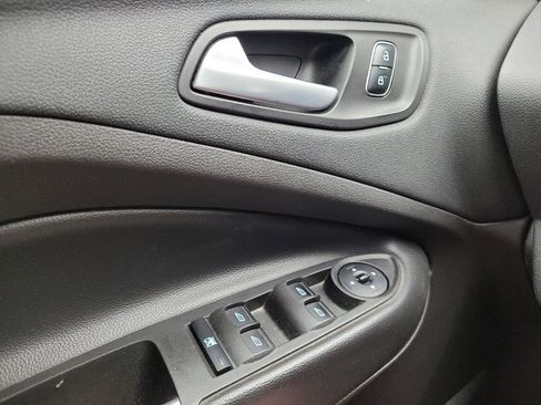 Used 2017 Ford Escape SE w/ SE Cold Weather Package AWD/4WD image 27