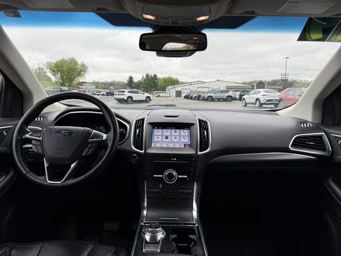 Used 2019 Ford Edge Titanium w/ Equipment Group 301A AWD/4WD image 20