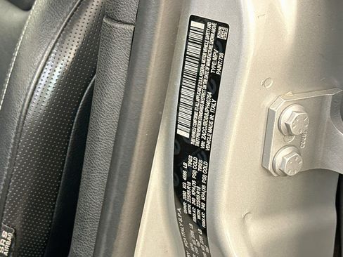 Used 2018 Jeep Renegade Limited AWD/4WD image 12