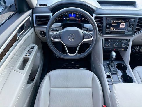 Used 2023 Volkswagen Atlas SE FWD image 16