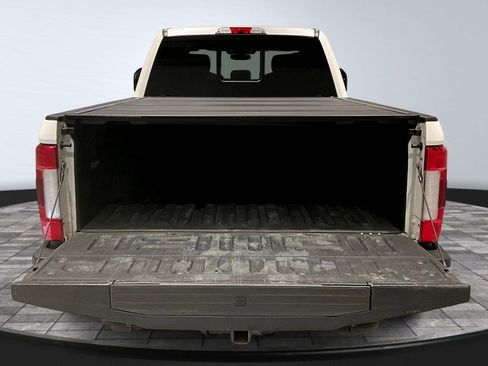 Used 2019 Ford F350 Limited image 7