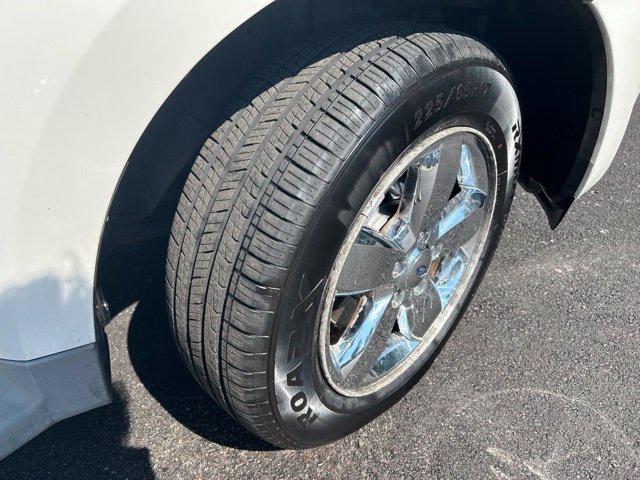 Used 2011 Ford Escape Limited w/ 302A Rapid Spec Order Code FWD image 31