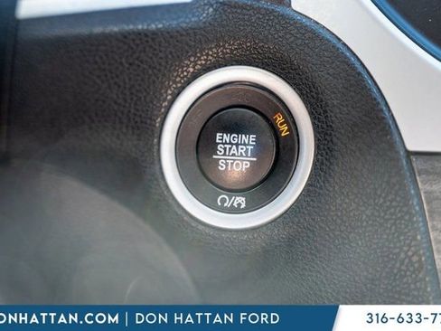 Used 2022 Chrysler 300 Touring w/ Sport Appearance Package image 11